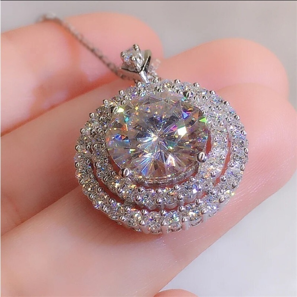 Luxury Silver Diamond Pendant With Chain - Picture 2 of 4